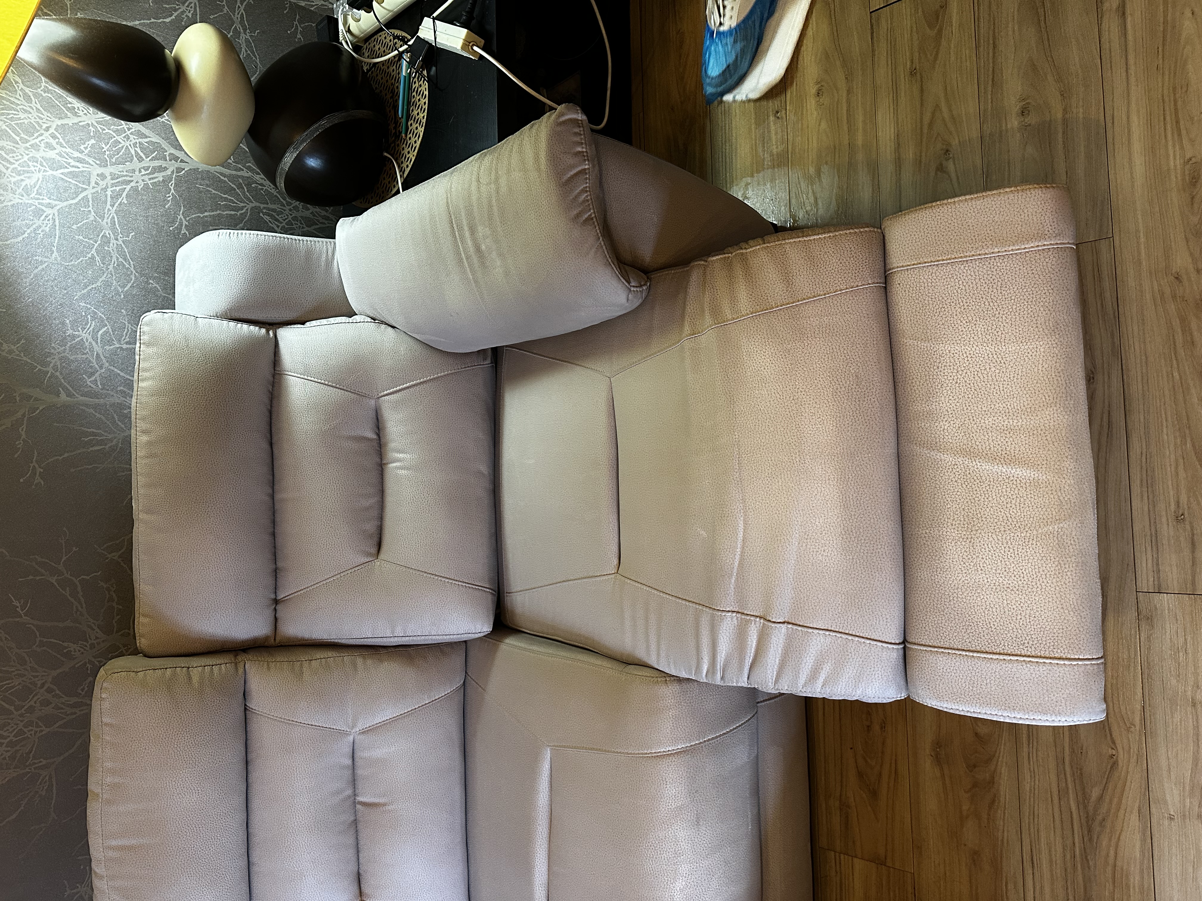 Canapé après nettoyage professionnel Vannes MORBRILLANT